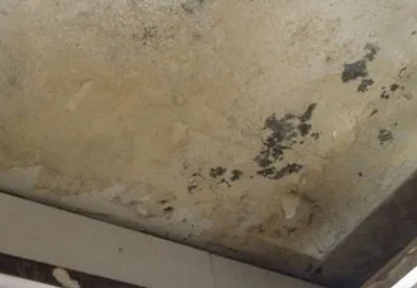 万年阳台漏水维修公司分享下万年卫生间渗水维修需要注意哪些问题。